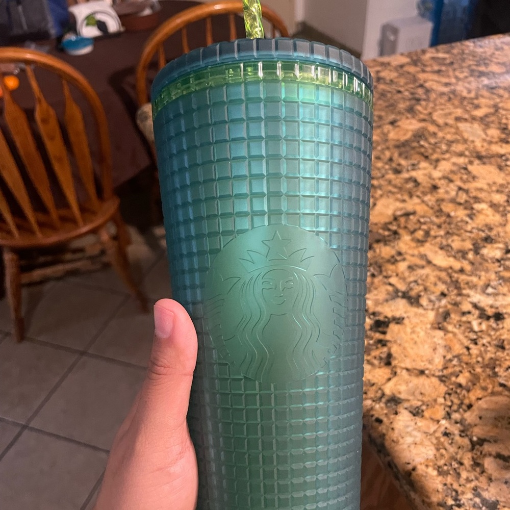 Blue green grid tumbler